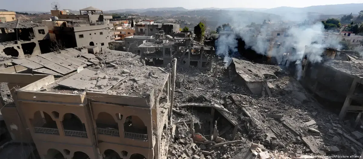 Edificios destruidos por ataques aéreos israelíes en la aldea de Qana, en el sur del Líbano, este miércoles 16 de octubre de 2024.Imagen: Mohammed Zaatari/AP/picture alliance
